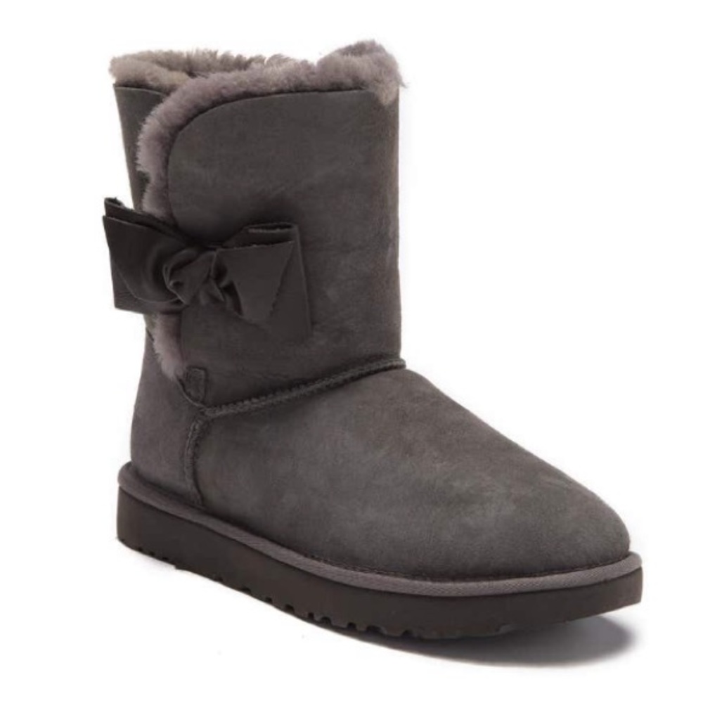 New Ugg daelynn shearling boot NWB size 9 $190